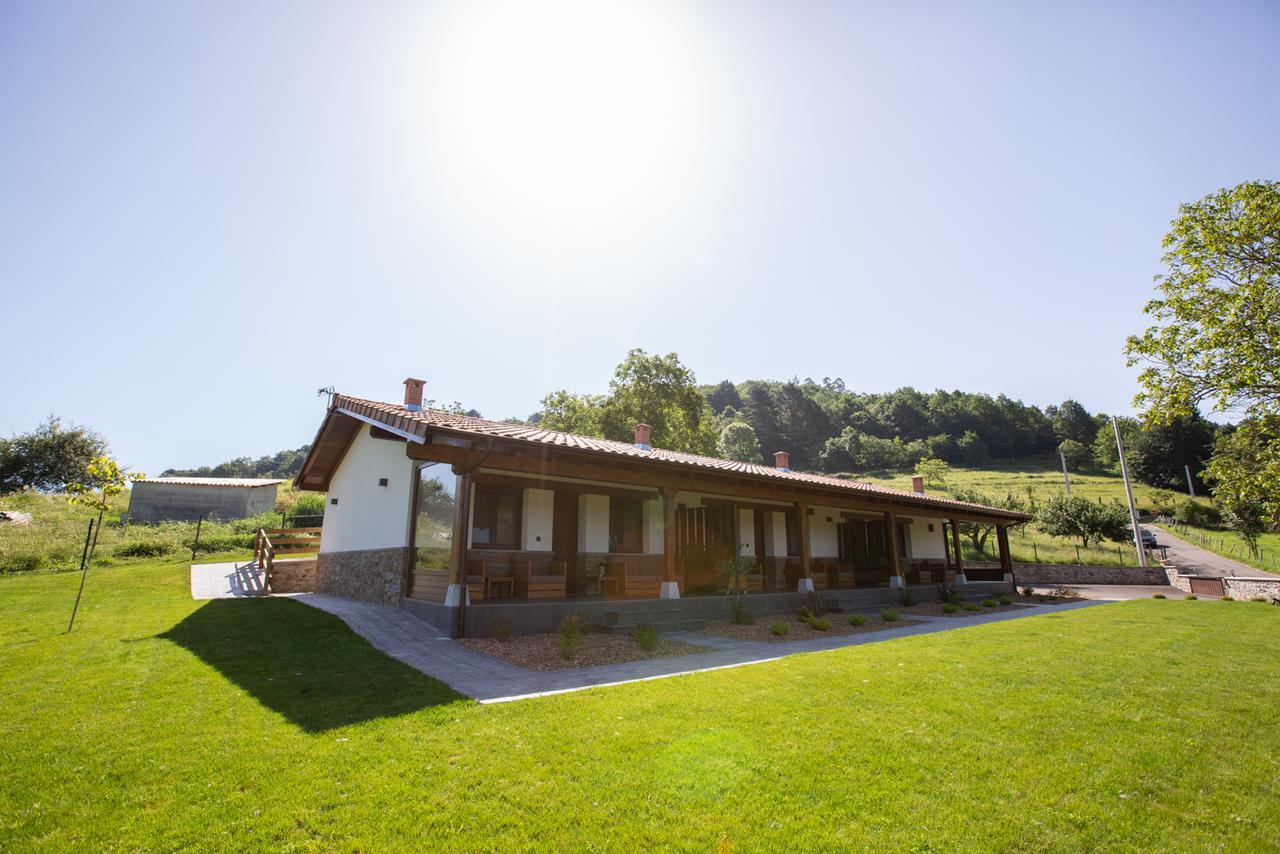 Fuente El Gueeyu Apartment Cangas de Onis Exterior photo